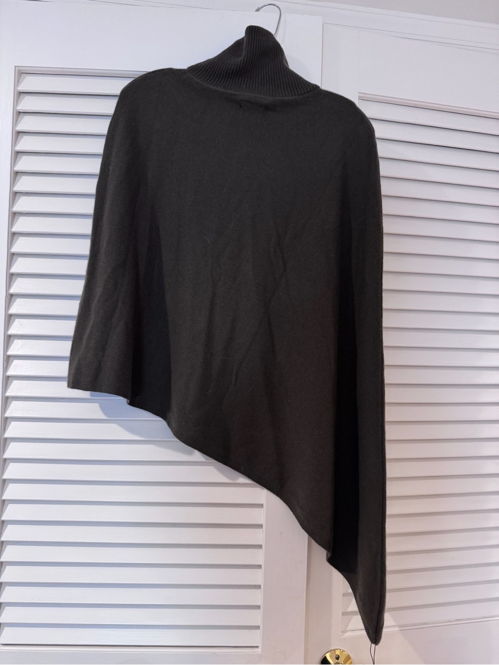 NWT SRG Atelier Axele Cashmere knit cape in dark olive - Picture 4 of 4